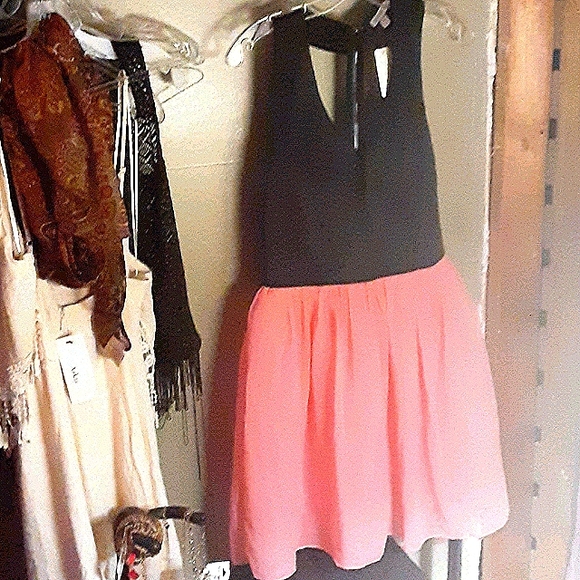 Sold Large Pink and black zipper razorback dress - Picture 3 of 9